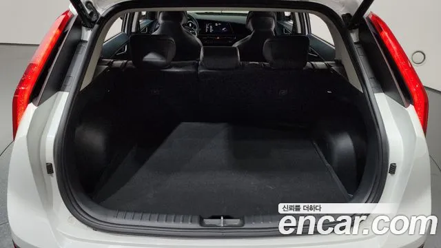 Kia Niro Niro (New) — Фото автомобиля 27
