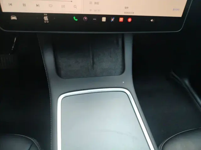 Tesla Model Y — Фото автомобиля 15
