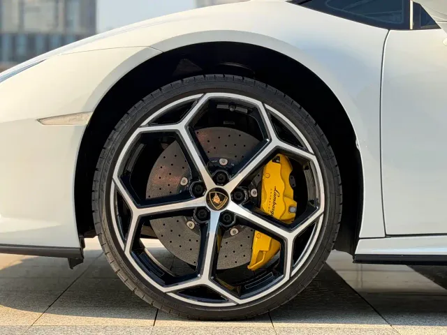 Lamborghini Huracan — Фото автомобиля 19