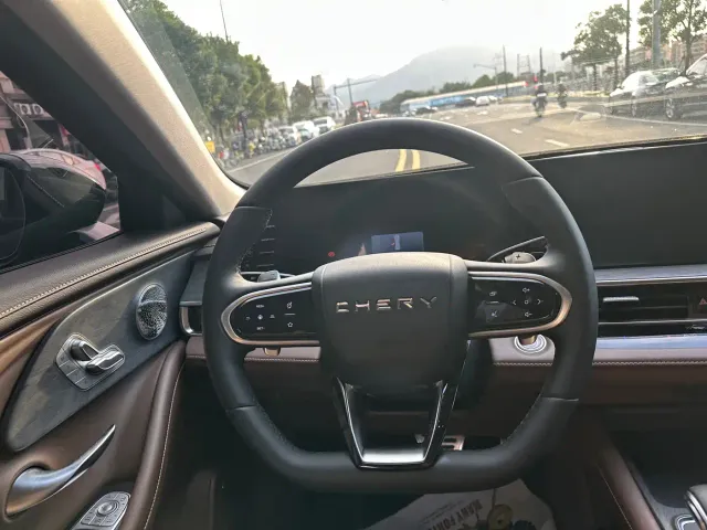 Chery Arrizo 8 — Фото автомобиля 11