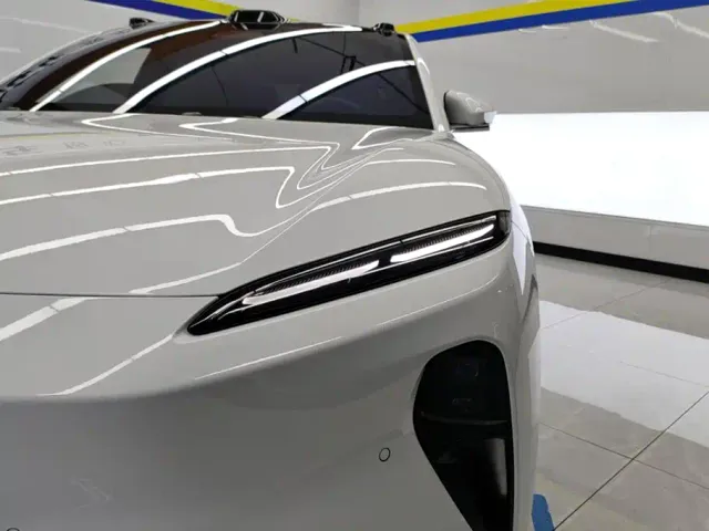 Nio ET5 — Фото автомобиля 5