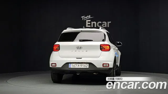 Hyundai Venue — Фото автомобиля 4