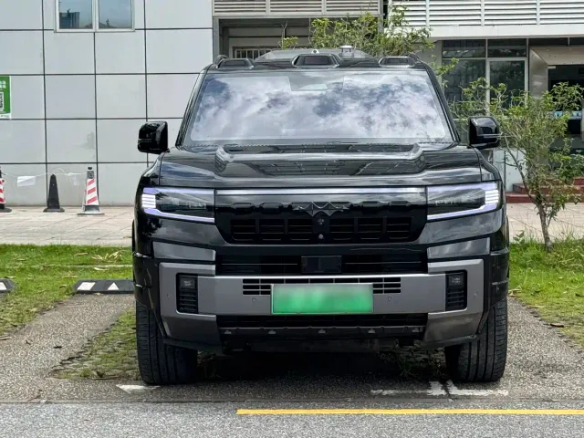 BYD FangChengBao Leopard 8 — Фото автомобиля 2