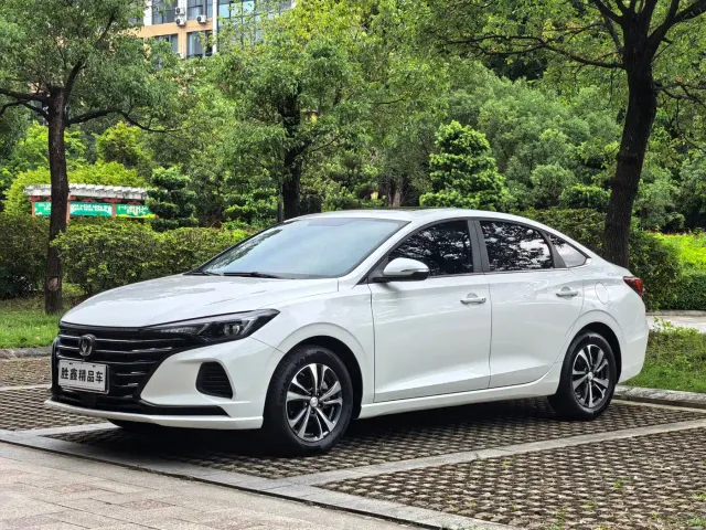 Фотография автомобиля — Changan Eado