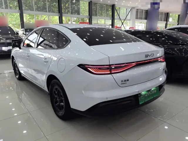 BYD Seal 05 DM-i — Фото автомобиля 4