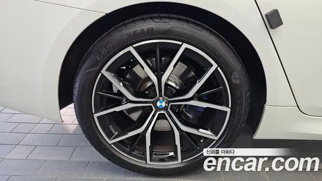 BMW 5 Series G30 — Фото автомобиля 5