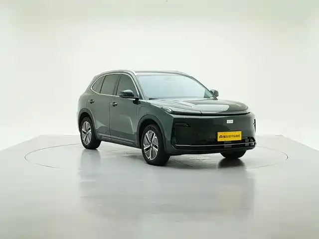 Geely Galaxy Starship 7 EM-i — Фото автомобиля 3