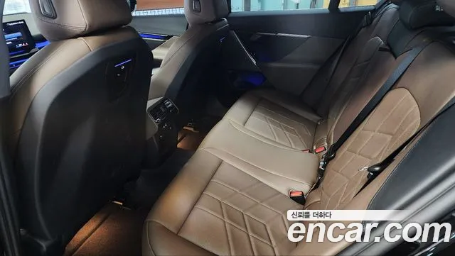 BMW 5 Series G60 — Фото автомобиля 11
