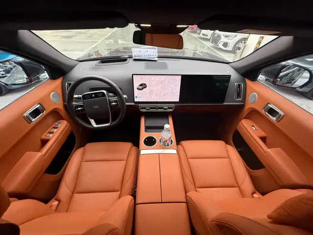 Li Auto L7 — Фото автомобиля 9