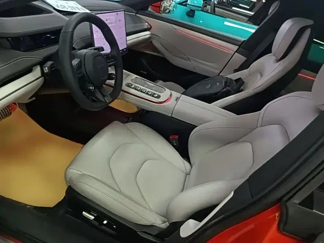 Xiaomi SU7 — Фото автомобиля 15