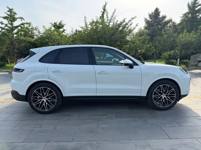 Porsche Cayenne — Фото автомобиля 25
