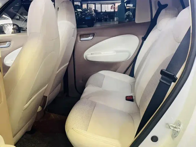 Wuling Hongguang Mini EV — Фото автомобиля 12