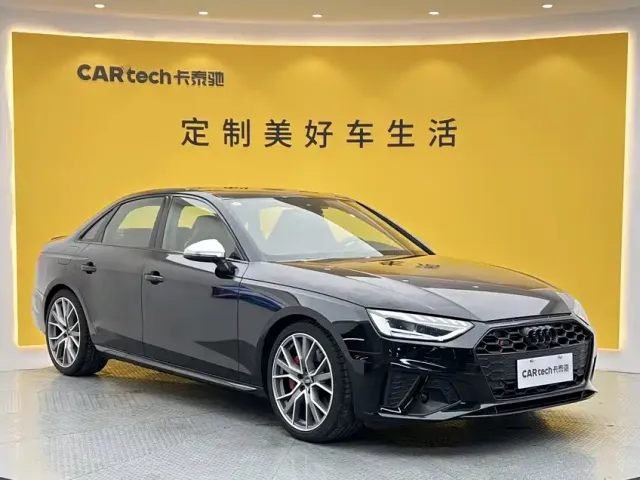 Фотография автомобиля — Audi S4