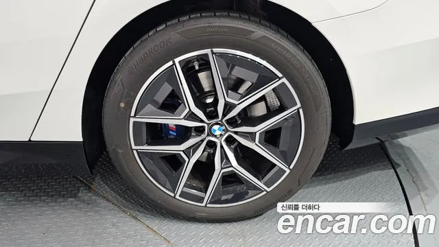 BMW 5-Series — Фото автомобиля 5