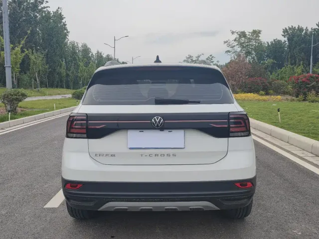Volkswagen T-Cross — Фото автомобиля 12