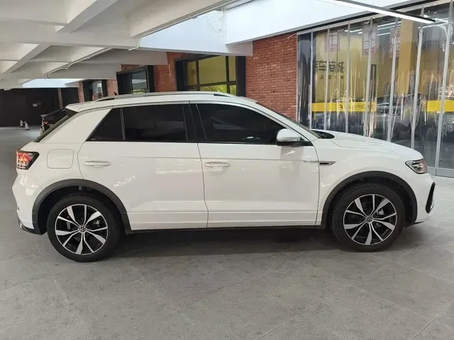 Volkswagen T-Roc — Фото автомобиля 5