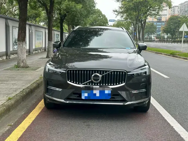 Volvo XC60 — Фото автомобиля 2