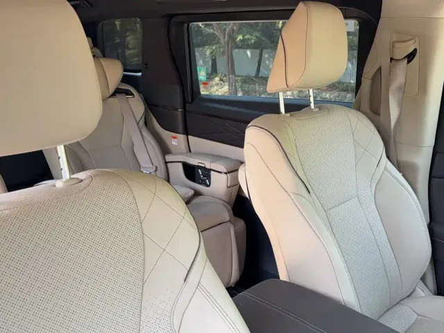 Toyota Alphard — Фото автомобиля 2