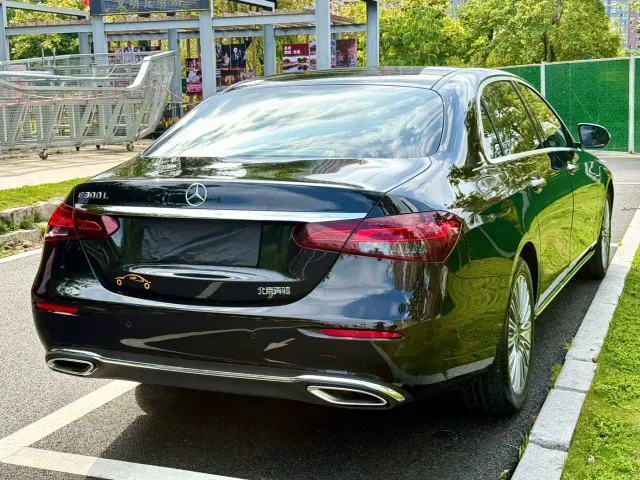 Mercedes-Benz E-Class — Фото автомобиля 14