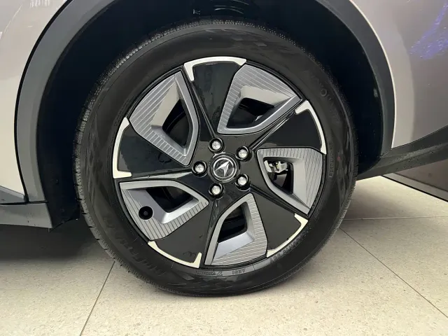 Toyota bZ3 — Фото автомобиля 9