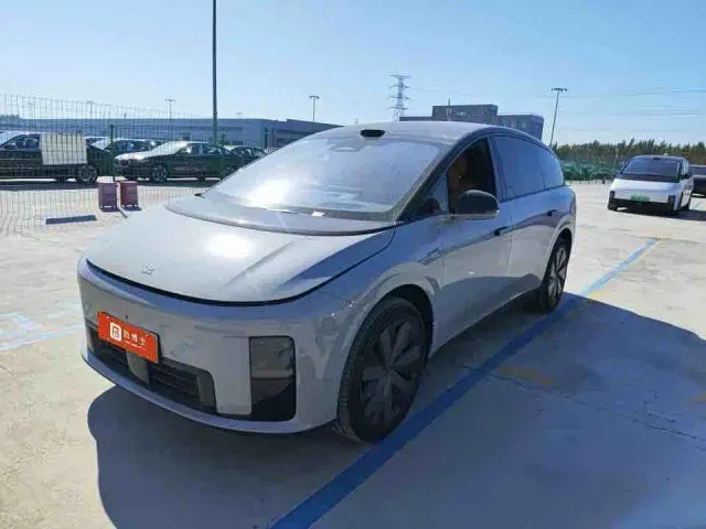 Фотография автомобиля — Li Auto i8