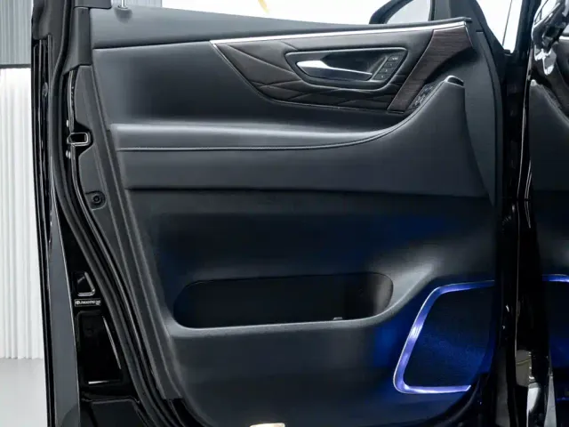 Toyota Vellfire — Фото автомобиля 21