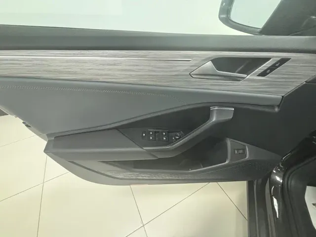 Volkswagen Sagitar — Фото автомобиля 8