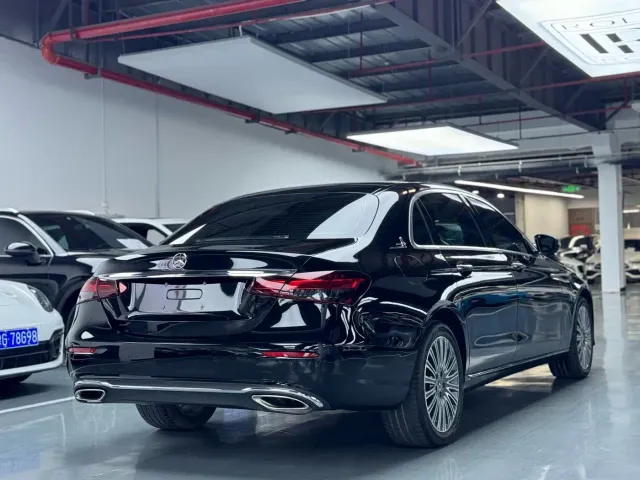 Mercedes-Benz E-Class — Фото автомобиля 9