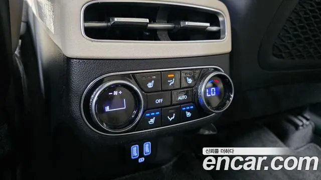 Genesis GV70 — Фото автомобиля 18