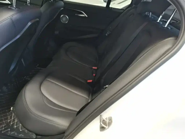BMW 1 Series — Фото автомобиля 16