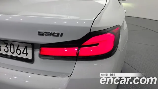 BMW 5 Series G30 — Фото автомобиля 8
