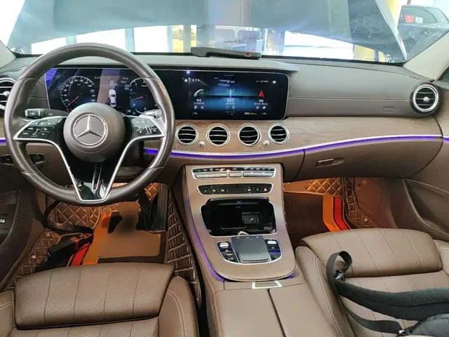 Mercedes-Benz E-Class — Фото автомобиля 9