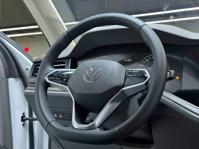 Volkswagen Touareg 2022 2.0TSI Rui Shang Edition — Фото автомобиля 10