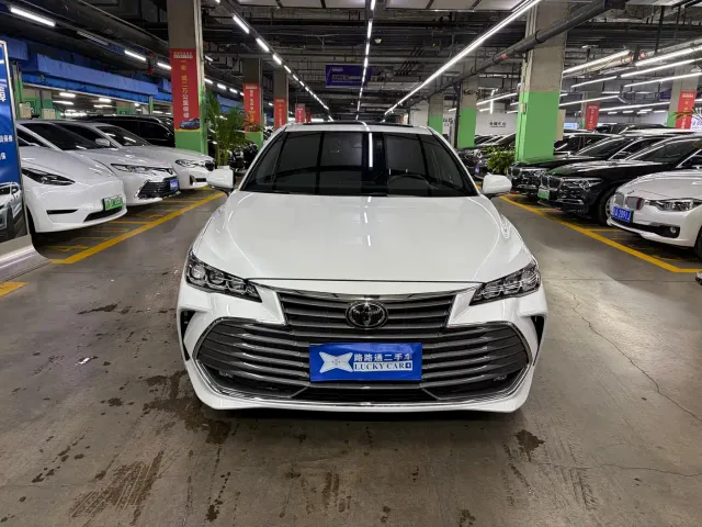 Toyota Avalon — Фото автомобиля 2