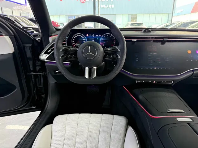 Mercedes-Benz E-Class — Фото автомобиля 7