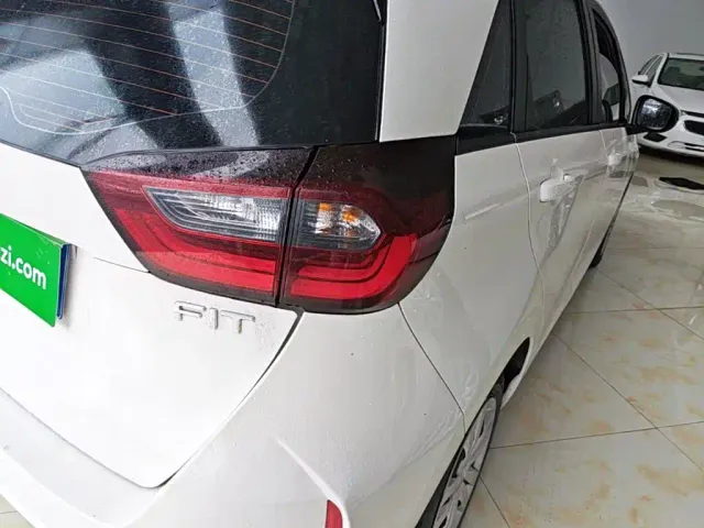 Honda Fit — Фото автомобиля 7