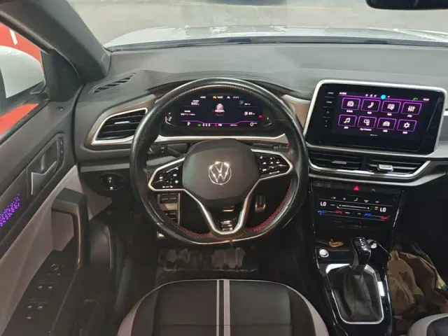 Volkswagen T-Roc — Фото автомобиля 10