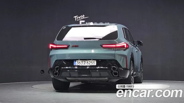 BMW XM — Фото автомобиля 4