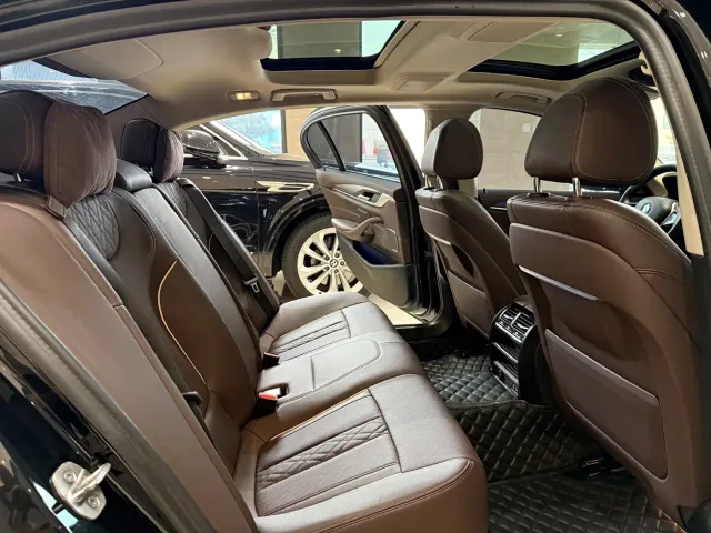 BMW 5 Series — Фото автомобиля 13