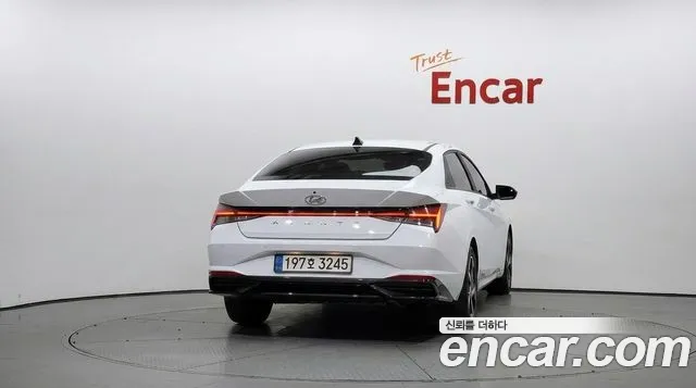 Hyundai AVANTE Inspiration — Фото автомобиля 4