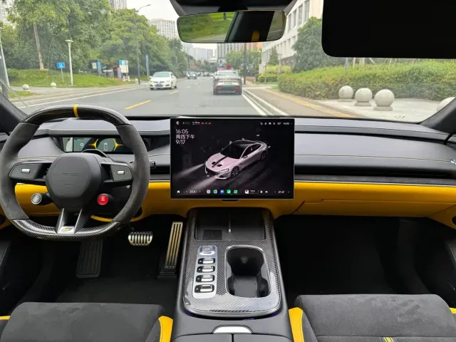 Xiaomi SU7 Ultra — Фото автомобиля 7