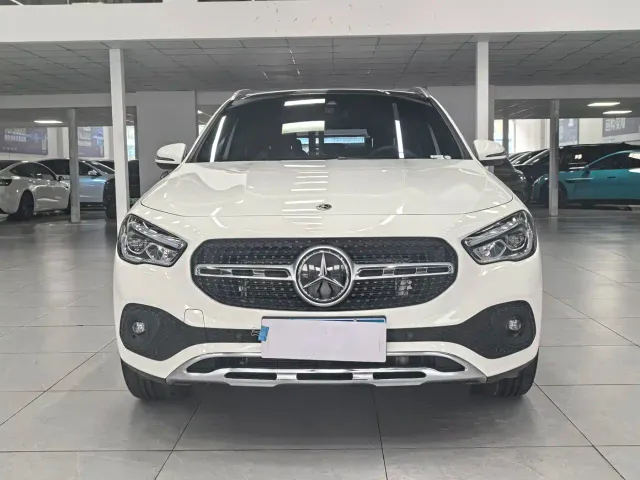 Mercedes-Benz Mercedes-Benz GLA 2023 GLA 200 — Фото автомобиля 2