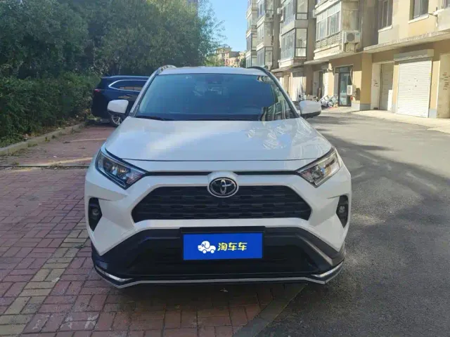 Toyota RAV4 — Фото автомобиля 2