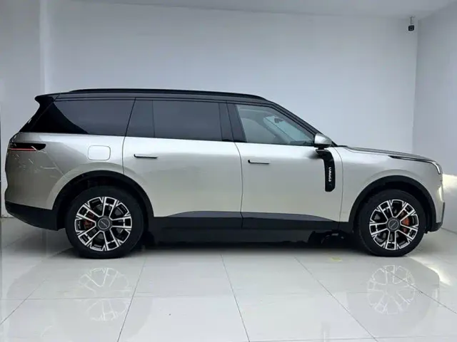 Lynk & Co 900 — Фото автомобиля 7