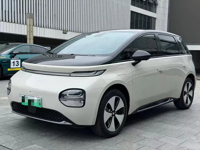 Фотография автомобиля — Baojun Cloud