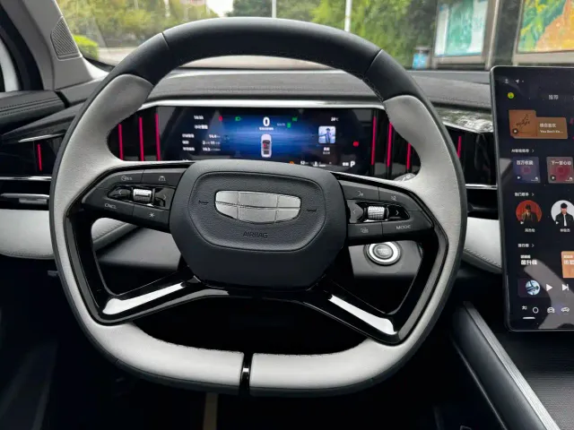Geely Boyue L — Фото автомобиля 19