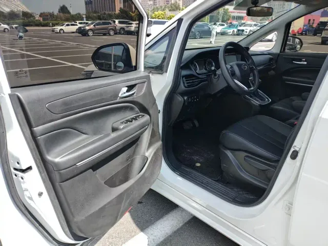 GAC Trumpchi M6 — Фото автомобиля 10