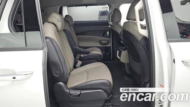 Kia Carnival — Фото автомобиля 11