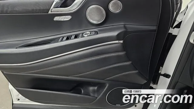Genesis GV80 — Фото автомобиля 23