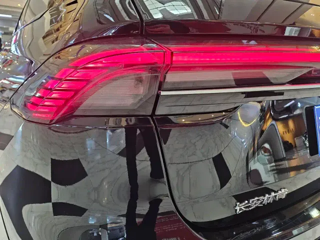 Lincoln Nautilus 2025 2.0T AWD Prestige Hybrid — Фото автомобиля 20
